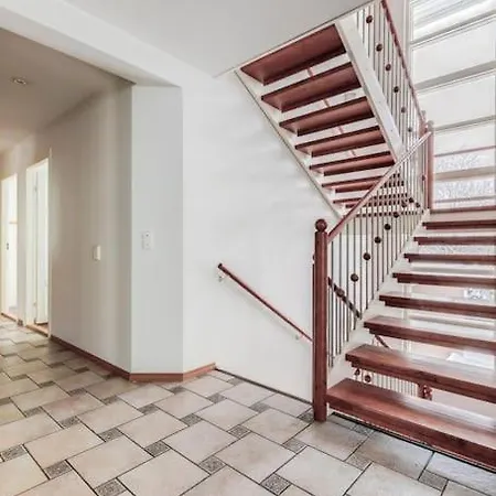 Grand Kivistoe Near Helsinki Airport Apartman *